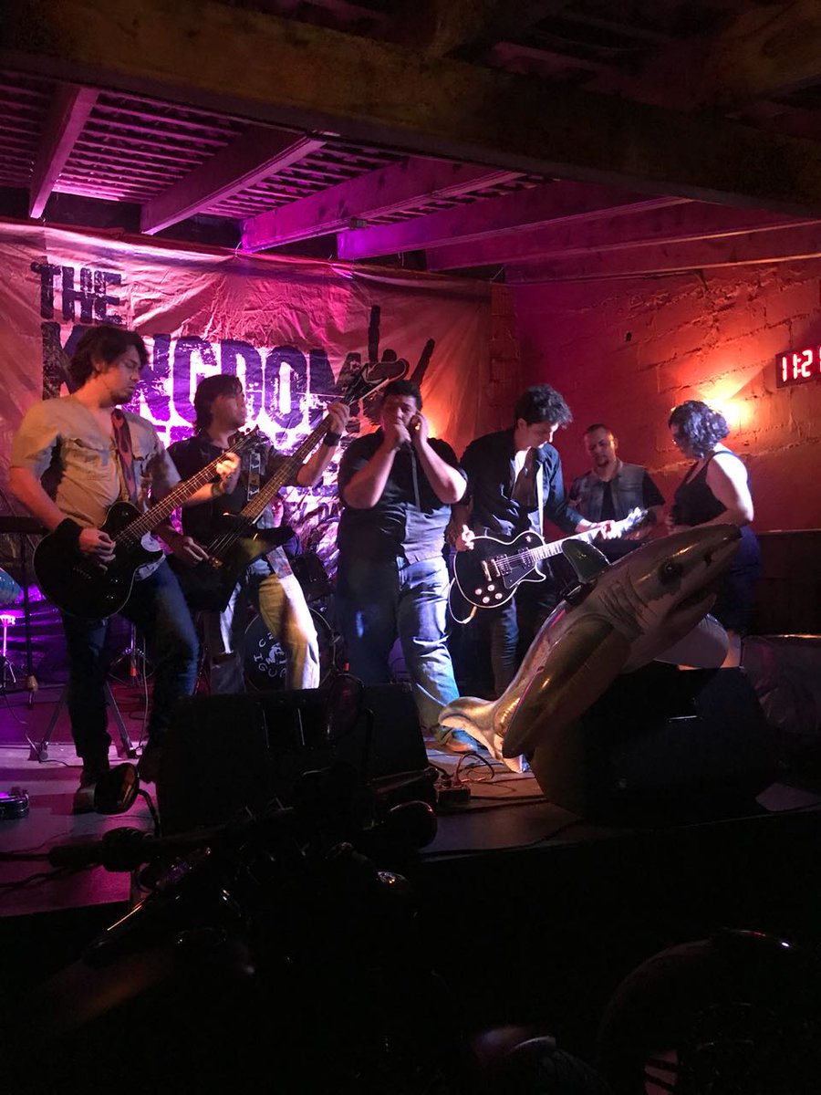 RockSharks_Band's tweet photo. #BuenViernes les dejamos una foto de ayer en @SalonMorelos concursando en el #KingdomOfRockers #RockSharks #BeAShark #SharkFans https://t.co/bYkNQdgXgg