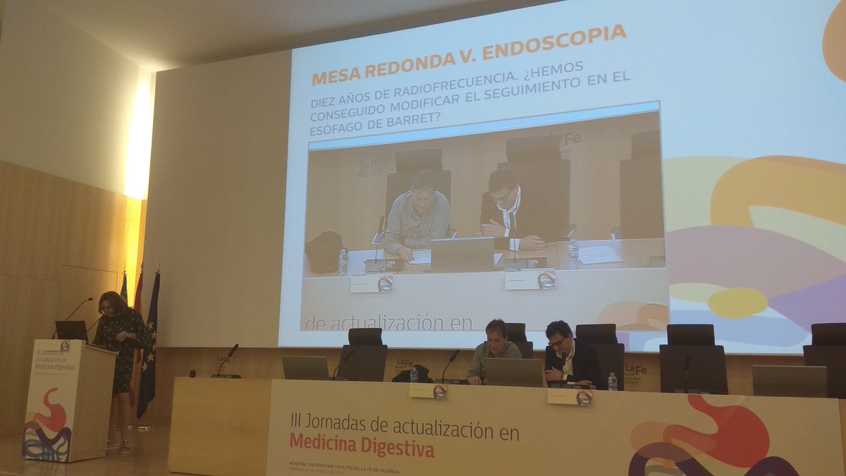 enferDianaMG's tweet photo. #jornadaMDigestivaLaFe Turno de los compañeros @EndoscopiaLaFe @HospitalLaFe Dra Lidia Argüello un lujo contar con endoscopistas tan expertos y avanzados. Interesante ponencia sobre las modificaciones del seguimiento en #esofagodebarret @aegastro @endoscopiadiges @pilarnos https://t.co/lhUY2yXGhW
