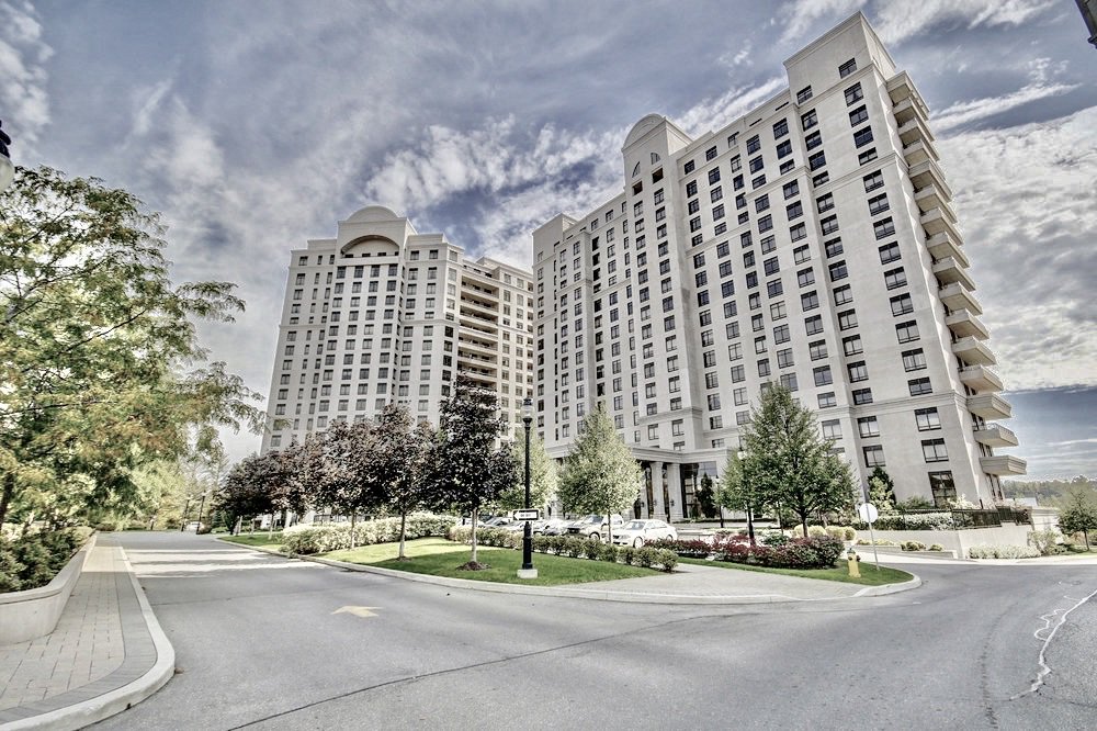 MarieCommisso's tweet photo. Come See This Beautiful 2 Bedroom Conversion In Highly Sought After Bellaria Tower #3 at 9245 Jane Street in Maple!  Amazing Price At $518,800! Click For Additional Photos..https://t.co/POqLy1kwUL #vaughanrealtors #bellaria #bellariacondos #vaughancondos #expocondos #centrosquare https://t.co/dpuFAzUykn
