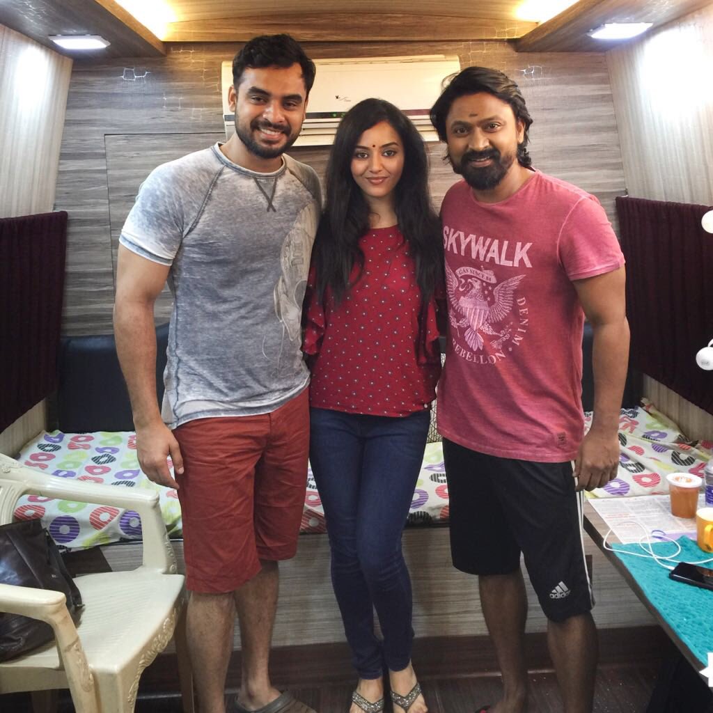 vidya_pradeep01's tweet photo. Happy to be a part of #maari2 😊Thank you 🙏🙏🙏 @directormbalaji @dhanushkraja @Actor_Krishna @ttovino @omdop @wunderbarfilms #vidyapradeep https://t.co/7OfX4w3Axp