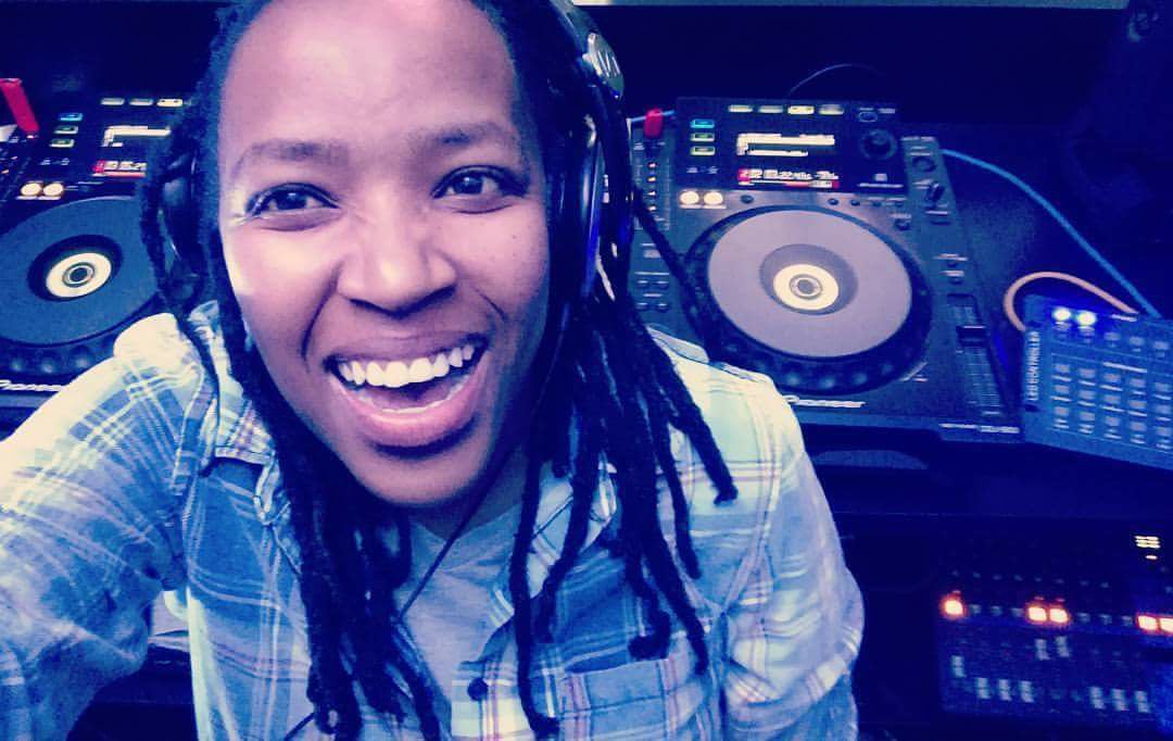 Keen for an early peek at the #MusicWillSaveTheDay experience on 30 June? @Dj_Strat3gy’s hosting two featured acts, @TDeepSA &amp; <a href="/Ntukza/">DJ Ntukza</a> for the first two hours on #HitRefresh tonight. @Malebza_de_DJ takes over straight after!Tuning into @VuzuTV at 23:30?