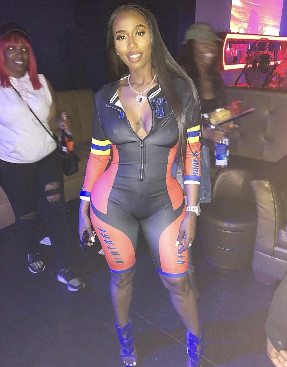 isthatcortez's tweet photo. Big ups to Empire Nightclub @kashdoll @BriBerlay @K104FM for last night, Kash Doll was turnt up! 🎀🎤🍃💨💫 #LACEDPhotograpgy #LACEDTV #KashDoll #BriBerlay #ArlingtonTX #DFW #FortWorthTX #K104 https://t.co/nfw6GoDRo2