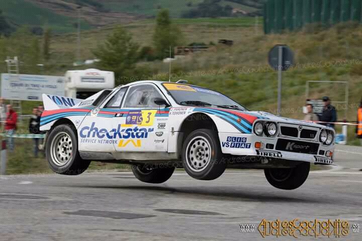 ACachalvite's tweet image. Al no ser reclamados dos de los lotes de láminas, los pongo de nuevo en juego. Participarán quienes retwiteen y sigan a esta cuenta. Esta vez dos lotes de cinco láminas con temática 'volar alto' #sorteo #rally #jump