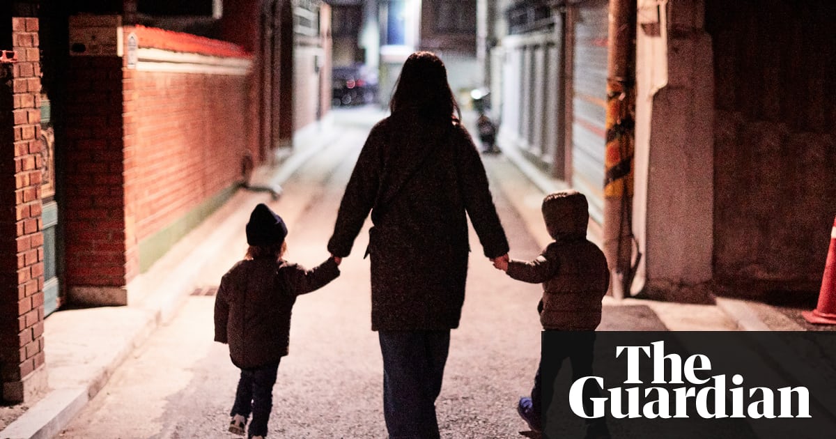 PostManWaz's tweet photo. Legal system of child protection is in crisis, says senior judge https://t.co/nwZX5RTnLN https://t.co/SHO4C7bysZ