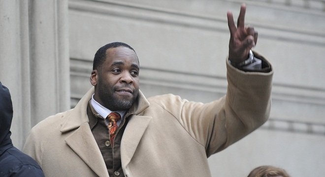 Tha_Watercooler's tweet photo. ICYMI: Former Mayor of Detroit Kwame Kilpatrick SEEKS Pardon from Trump https://t.co/86ucYicH5P https://t.co/m78sdzApax