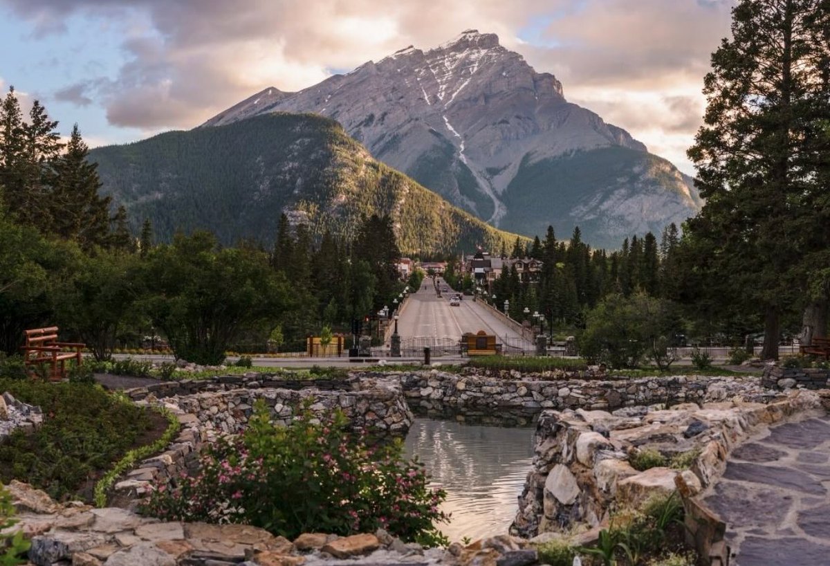 Banff & Lake Louise Tourism tweet media