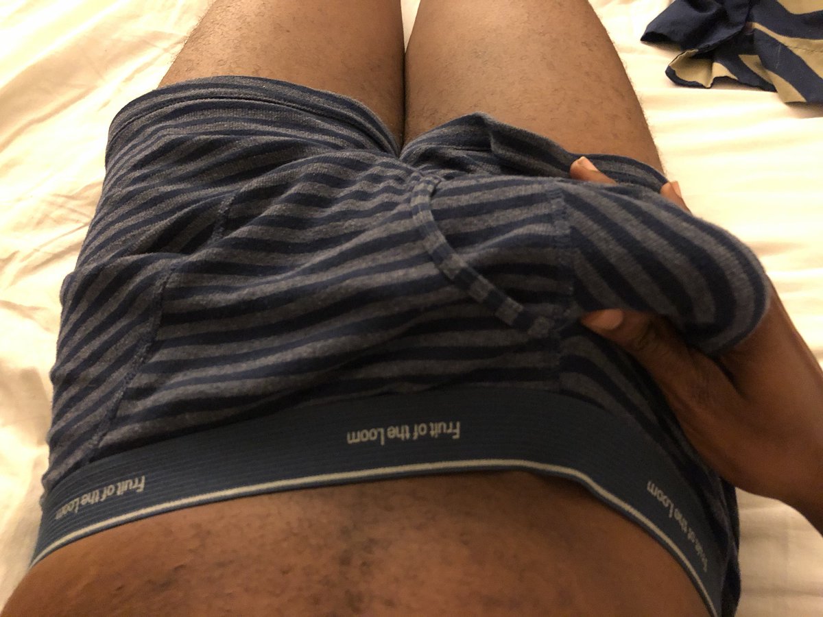 kingchris2cool's tweet photo. Last nights #MyThickBlackDick was hangin over my waist. Had to pick him up! 😌☺️😏 hope you enjoy #FatDickFriday #thickblackdick #veinyblackdick #flashdickfriday 

Rt &amp; like.
More on the way. https://t.co/JTPSLJEADx