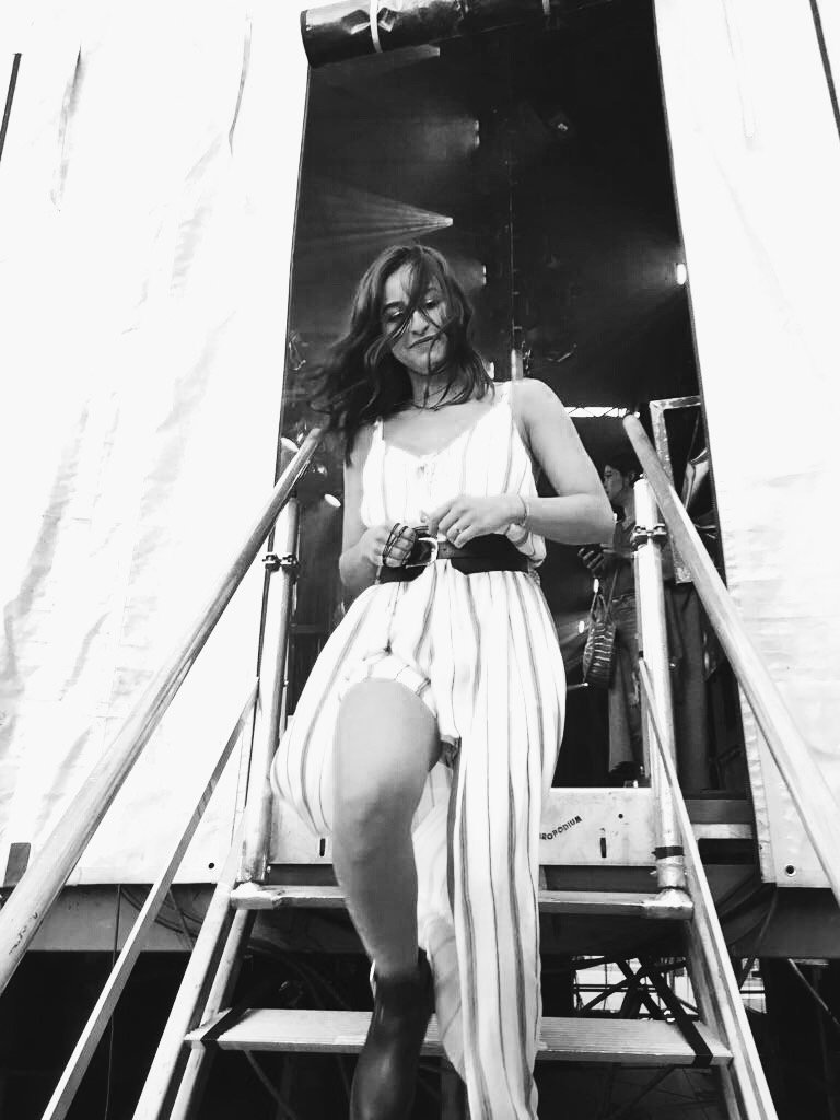 sashabem8's tweet photo. Le clip de "Je Danse" vient de dépasser les 100 000 vues sur Youtube !!! 🔥🔥 CENT MILLE MERCIS 😘😘 
Pour le (re)voir c'est par ici : https://t.co/CY2SspyZ4Q https://t.co/C55Khyx4a6
