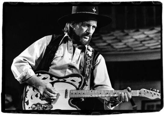 Happy birthday to one of the individuals that paved the way for the rest of country music - Waylon Jennings! 