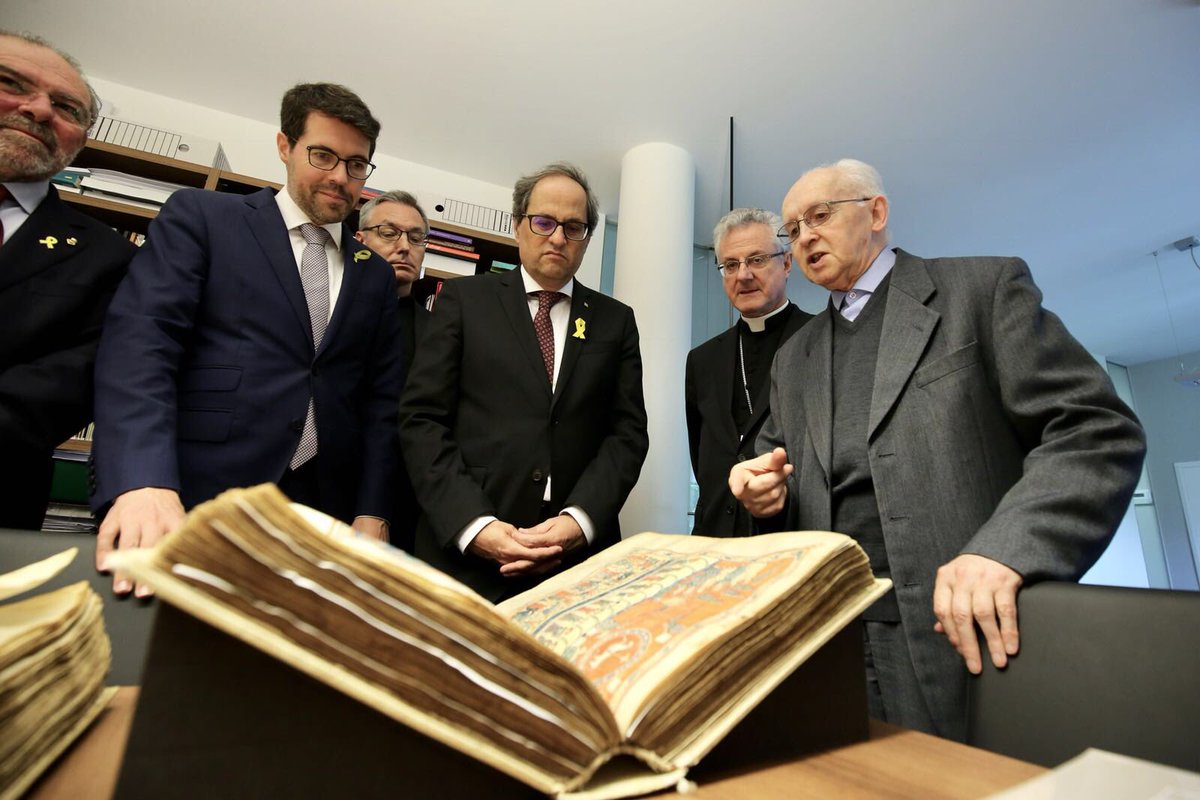 QuimTorraiPla's tweet photo. Avui m’he reunit a La Seu amb l’arquebisbe d’Urgell, Joan-Enric Vives. La primera trobada amb un Cap d’Estat. Agraeixo de tot cor que ens hagi ensenyat el Beatus de Liébana i també el Liber Iudicum, de 1120, el text més antic escrit en català. https://t.co/bteBTB8vfr