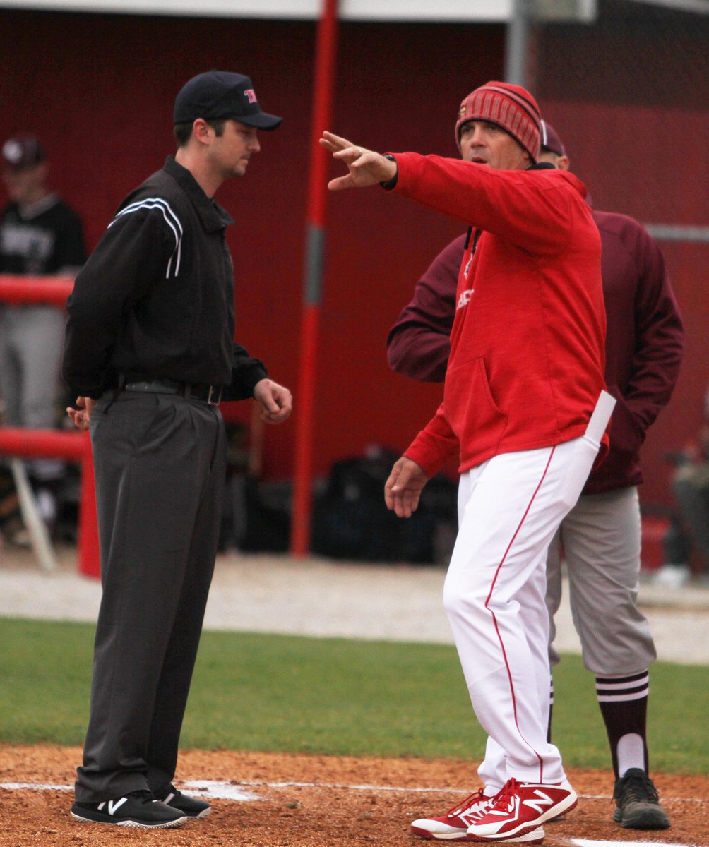 jeffireland47's tweet photo. Read why @Wick11M left his dream job @CardBaseballBHS : https://t.co/E3TyJsw81V https://t.co/RhAJRyDrpZ