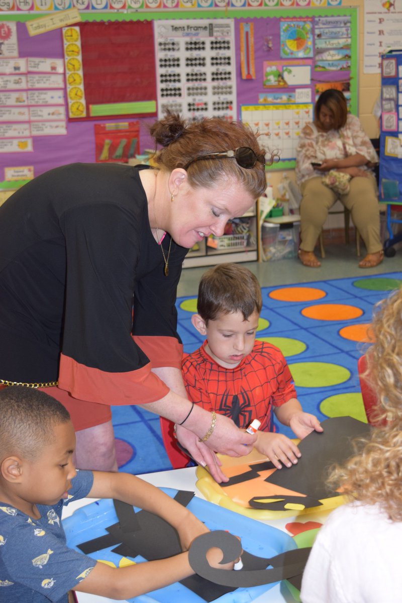 QuinnipiacStem's tweet photo. Thank you to all of the families that joined us today at #StepInDay as we welcomed our new kindergarteners! We can't wait to learn with you everyday! #ReadyForKindergarten #NewBeginnings https://t.co/DcK2lDi1iv