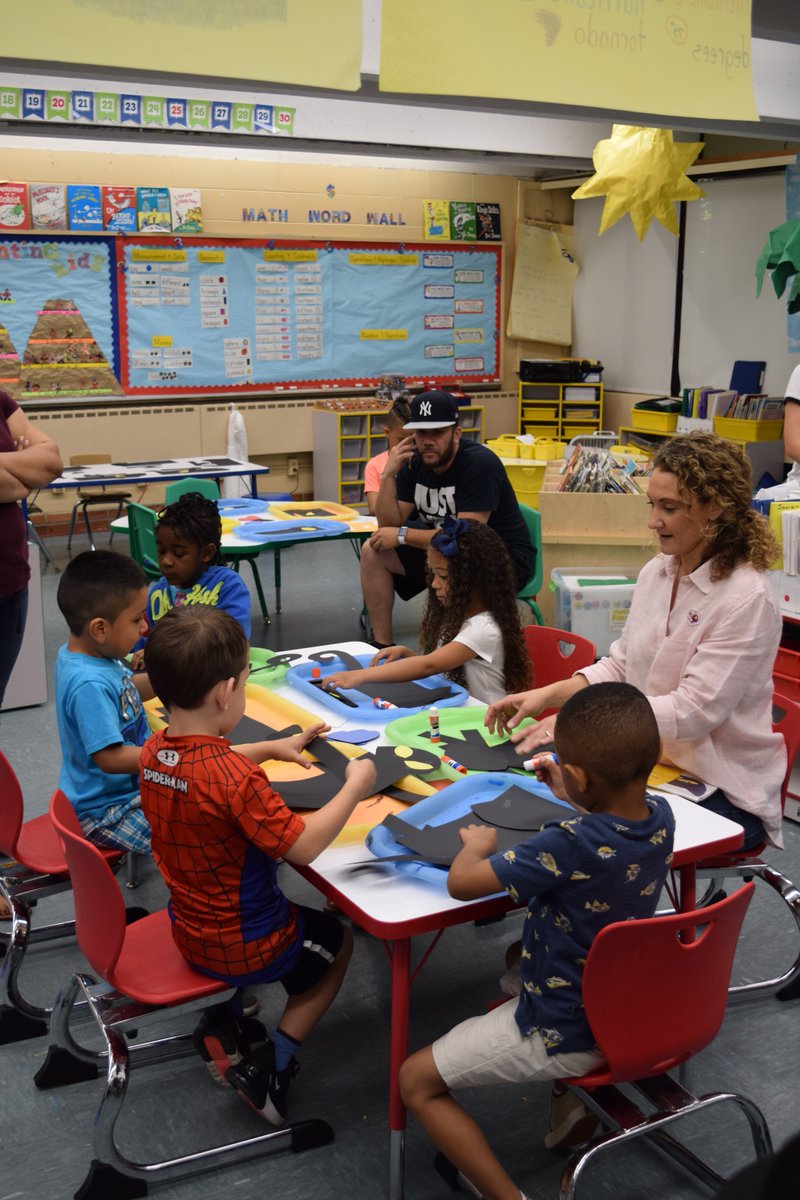 QuinnipiacStem's tweet photo. Thank you to all of the families that joined us today at #StepInDay as we welcomed our new kindergarteners! We can't wait to learn with you everyday! #ReadyForKindergarten #NewBeginnings https://t.co/DcK2lDi1iv