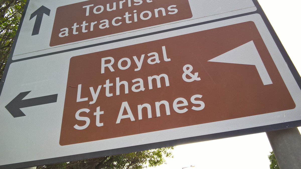 ParamountLytham's tweet image. Will you be enjoying a round of golf this weekend? If you're looking for the perfect golf destination, consider Lytham St Annes. We have a selection of fabulous golf courses just minutes from our apartments bit.ly/PA-GolfBreak