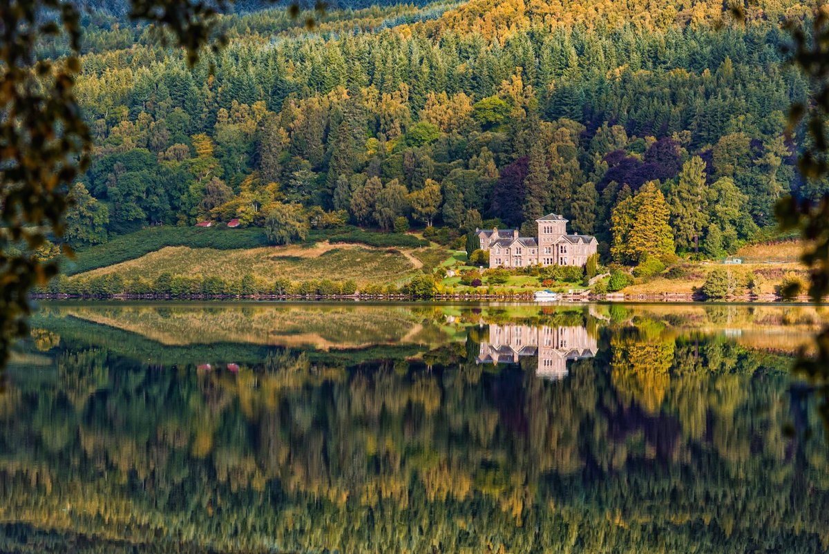 Beautiful Breadalbane 😍 Tag us in your best photos from the weekend to be featured 📍Loch Tummel by <a href="/Johnpow1/">John Pow</a> 📷#Highlands #visitscotland #fathersday <a href="/VisitScotland/">VisitScotland</a>