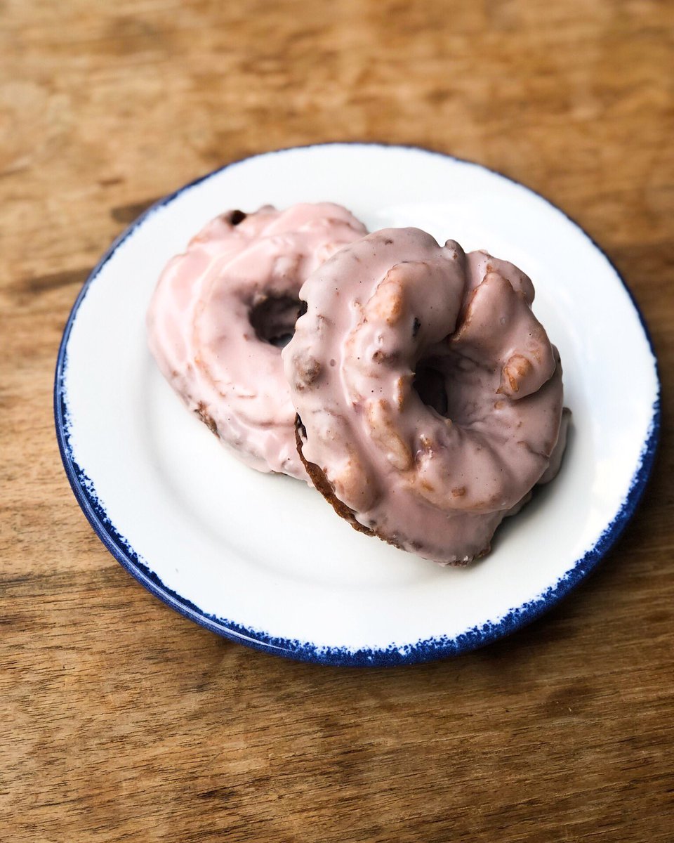 citymouse_chi's tweet photo. Now serving up the cutest strawberry old fashioned donuts. Have a sweet Friday! 🤗 https://t.co/IhziwunfQn