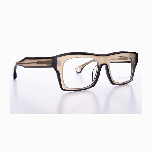 FRIGHTENINGLY GOOD:  The CHAMBERS in Ghost 👻 #framewithinaframe #style #handcraftedeyewear #madeinjapan #luxuryeyewear #eyewear #lunettes #gagas #occhiali #oculos #briller #brillen #brille #megane #blakekuwahara #designmatters