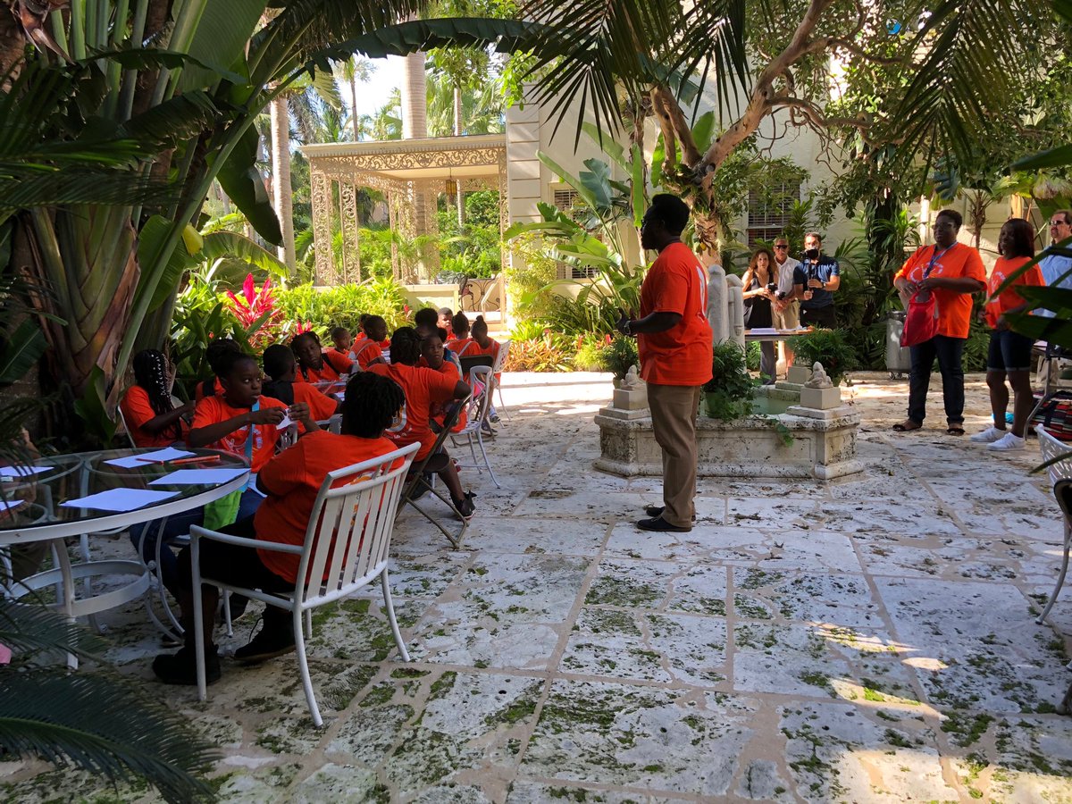 21stCCLCPBC's tweet image. Rapping at our Author’s event!#WRiTEBRAin