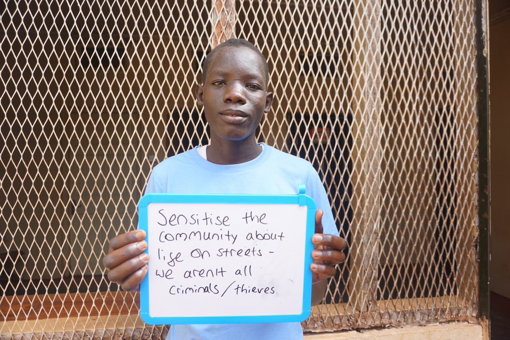 SALVEint's tweet photo. We recently held a workshop at our Drop in Centre discussing #protectionfromviolence.
We looked at what helps to #keepchildrensafe, who makes children safe, and where they feel safe. We had lots of interesting, and at times very moving, discussions and heard lots of stories https://t.co/jaX0rnFuva