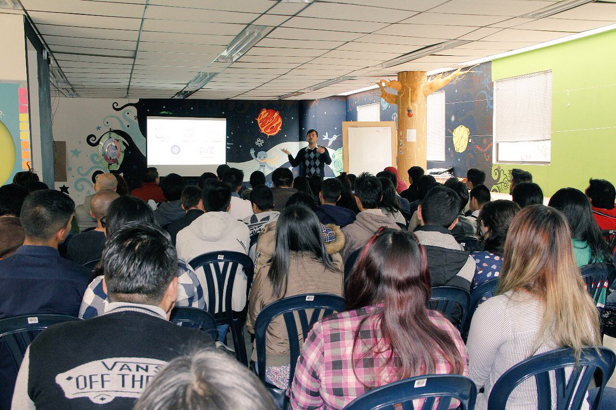 colaboraris's tweet photo. Aplicaciones de la tecnología en salud, cultura, turismo y educación fueron algunas de las temáticas tratadas en la coformación para emprendedores sociales. Gracias al líder de alianzas @IBMColombia por mostrarnos las oportunidades. @CamiloRomero @gobnarino #EconomíaColaborativa https://t.co/pKz9yEH75C