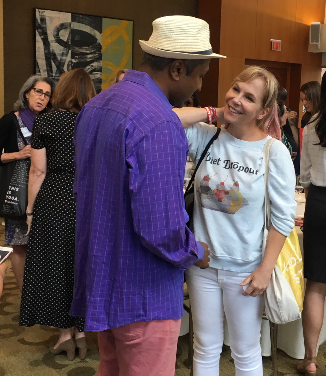 auntytem's tweet photo. @Travelogged @TheWrap Thanks @sree for this #digimentor assignment! Great to work with @Travelogged @SrushtiH and watch you in @TheWrap action 📲@MomsDemand @shannonrwatts @martinoxon #WrapWomen
#PowerWomen2018 https://t.co/1yWpQwXJuL