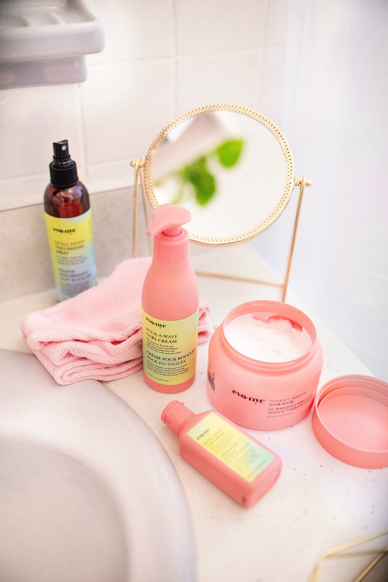 pinchme's tweet image. PINCHer’s, have you gotten a chance to try @evahairnyc Rock-A-Wave Curl Cream? If you did, it’s feedback time and we’d love to hear how #evanyc gave your curls that touchably smooth bounce!