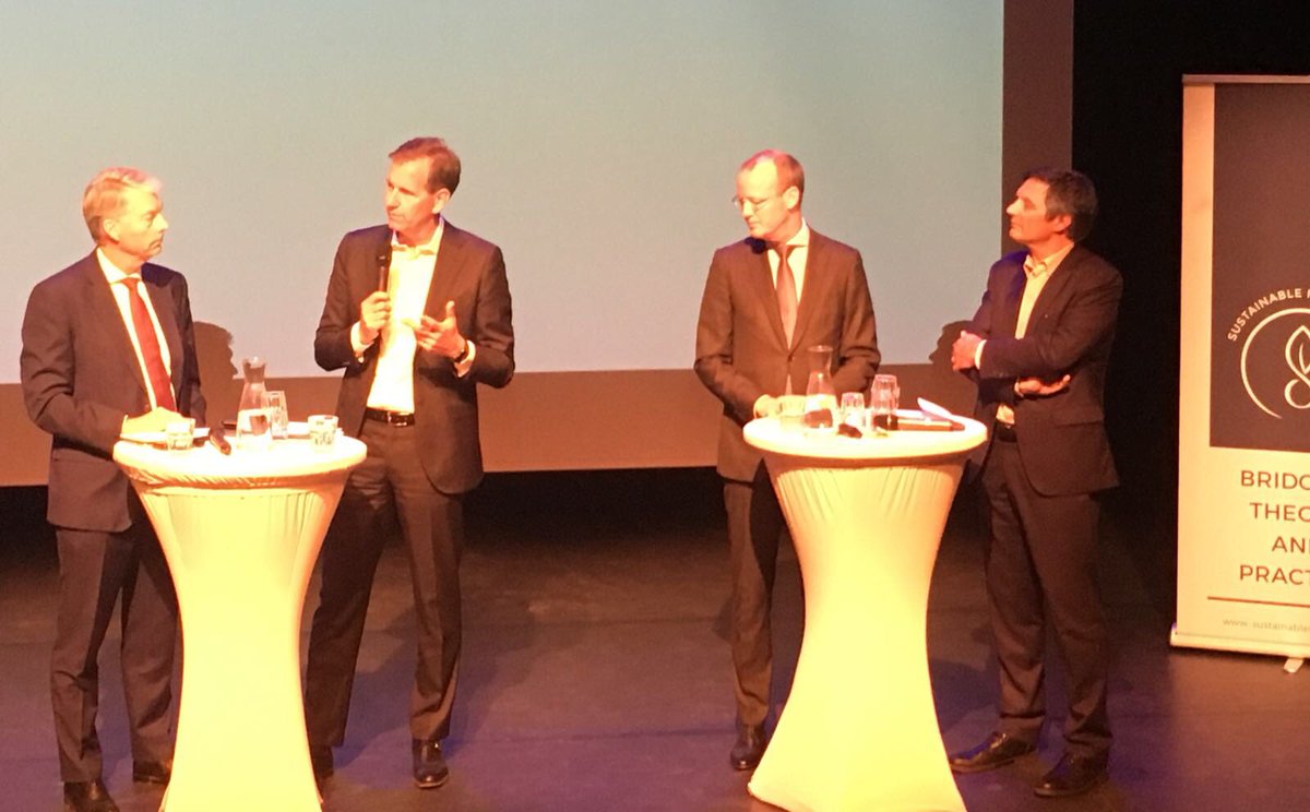 WDraijer's tweet photo. In debat in Amsterdam over het rapport Werk in Uitvoering van het Sustainable Finance Lab, met Klaas Knot, Maurice Oostendorp en Arnoud Boot. Prikkelende stellingen en ideeën voor een meer robuust financieel systeem. https://t.co/QbHFlLfNWa