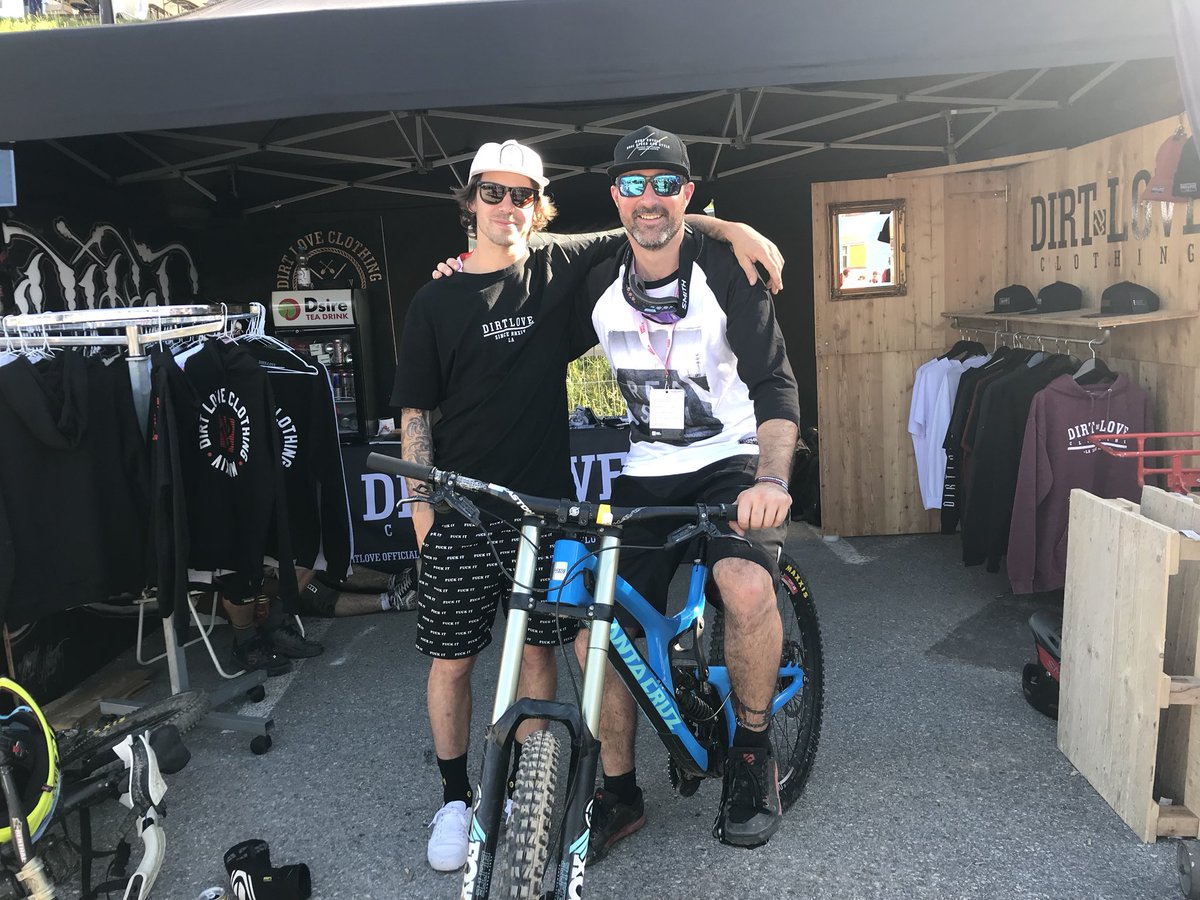 MTBKonstanz's tweet photo. At #dirtlove @Crankworx #Innsbruck!🤙🏻😎🤘🏻#Crankworx https://t.co/JieXqRbTcx