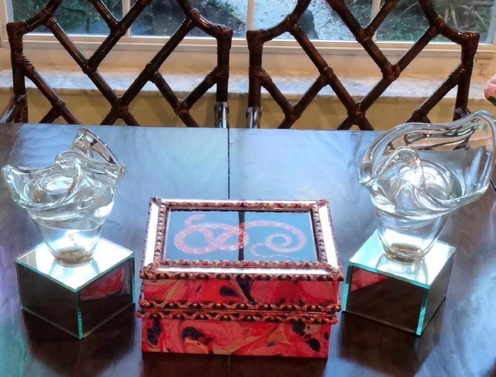 FlorentineBox's tweet photo. Give the gift of taste, history, and detail. Visit our site for wonderful designs: https://t.co/znCQVKaEOq #Italianstyle #Florence https://t.co/30IKVwlwwu
