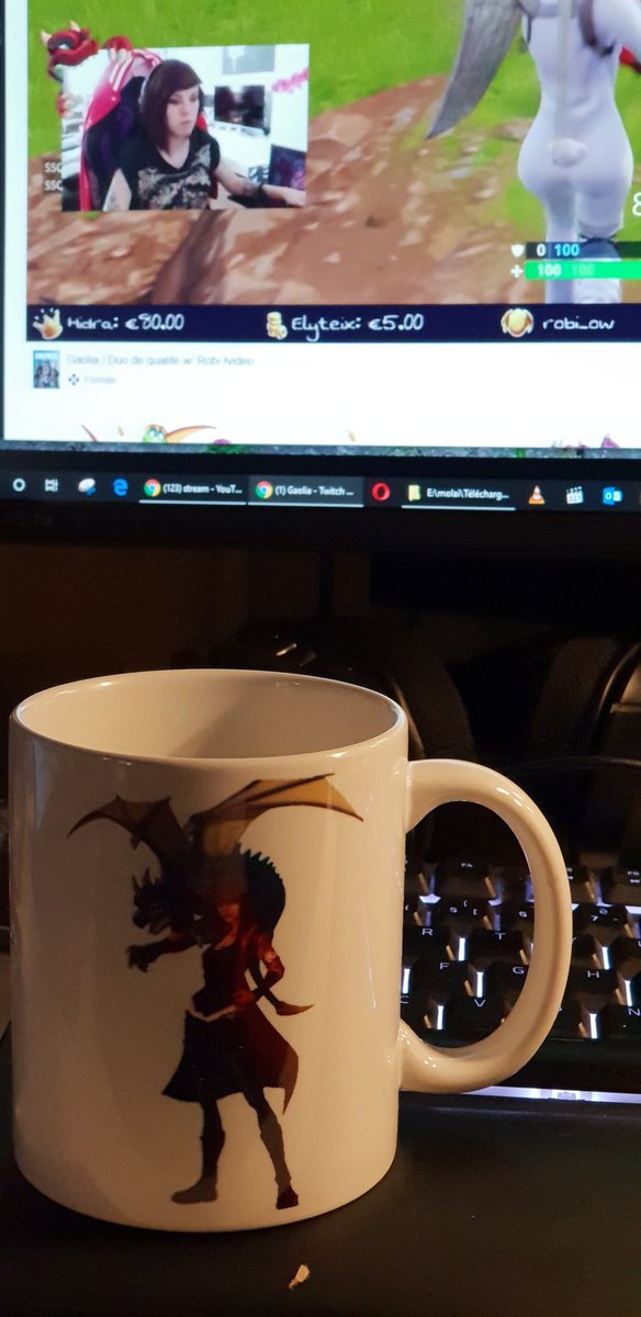 molaikull's tweet photo. Le mug #dragonnets est arrivé dans mes mains :) merci @TiphaineGao 👍👁️👁️🐲🐉🦕 https://t.co/zjM07YTH5u