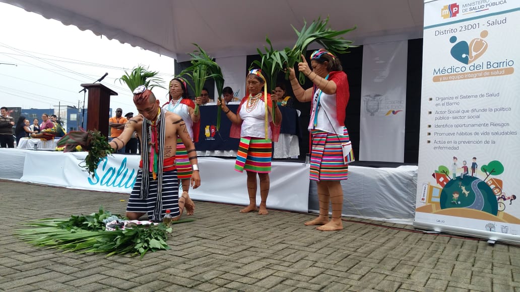 DPManabiSalud's tweet photo. #SantoDomingo | Con la presentación artística del grupo tsáchila Kati Luli, se pone el toque tradicional al lanzamiento de la estrategia #MédicoDelBarrio en el cantón. https://t.co/sLaRqmQoo7