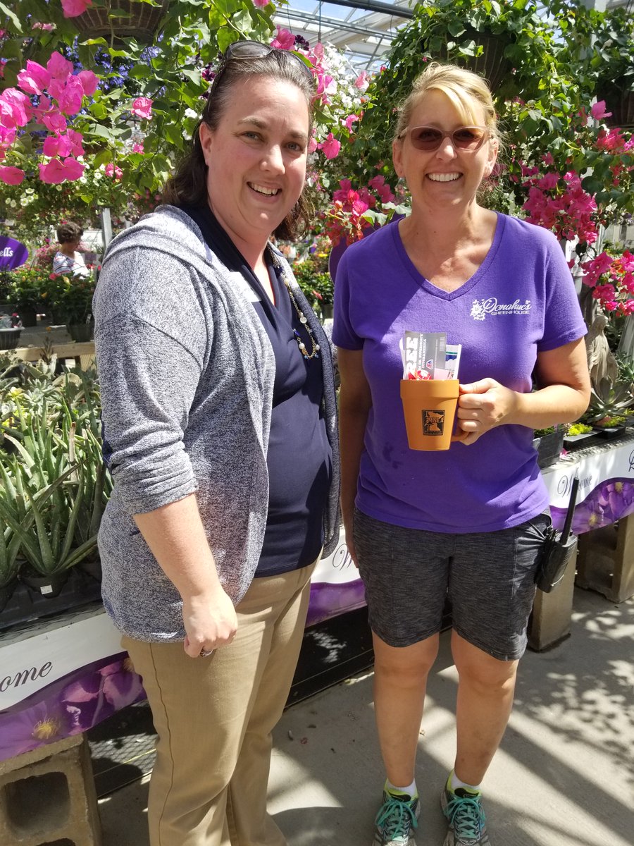 MinnesotaNLA's tweet photo. MNLA Executive Director had the chance to visit Donahue's Greenhouse in Faribault, Minn. this month. Thanks to Mary Donahue who took a few minutes to visit about #greenindustry issues. #MNLAMember https://t.co/RyqmSx7BLR