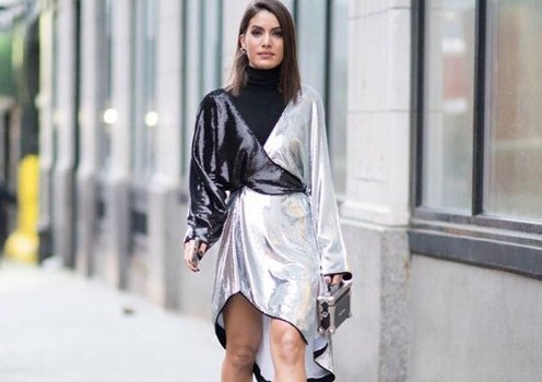 BazaarBR's tweet photo. PRATA - O prateado com pegada futurista é tendência certa. O tom metalizado vai da alfaiataria ao esportivo, e é o tema do #shopbazaar desta sexta-feira. Veja roupas e acessórios para usar já! https://t.co/MNIZP0VLKc https://t.co/l1l1M7h7cz