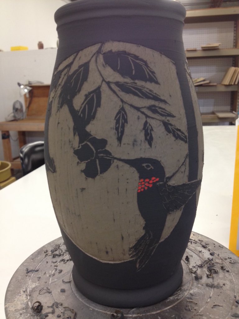 dragonflypotter's tweet photo. Sgraffito hummingbird and trumpet vine vase. #hummingbird #sgraffito #stoneware #ceramics #wilderness https://t.co/04Bh8elbMr