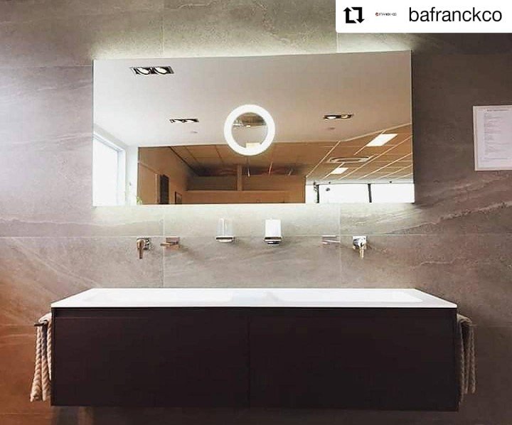 signconcept's tweet photo. When we talk about stylistic mix: 
INCAVO (furniture), ASTONE (top), NASTRO (mirror)

#bathroomdesign #MadeInItaly #interiordesign #interiordesignideas https://t.co/Z6IdtETEVn