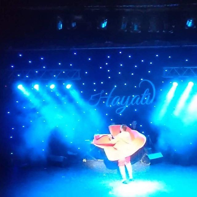 BSproducciones's tweet photo. Amir Thaleb | Teatro Bar La Plata 
Técnica: Manu Garzón 
Telones: Bspro
Show de la Compañía de Danzas de Sabrina Colman

#Santana #telonled #bsproducciones #bsprodj #ciudaddebuenosaires #ciudaddelaplata #sabrinacolman
#Bspro #show #seratodj  #denondj #dj https://t.co/TmOSrFeTFv https://t.co/qf5bU1OxSK