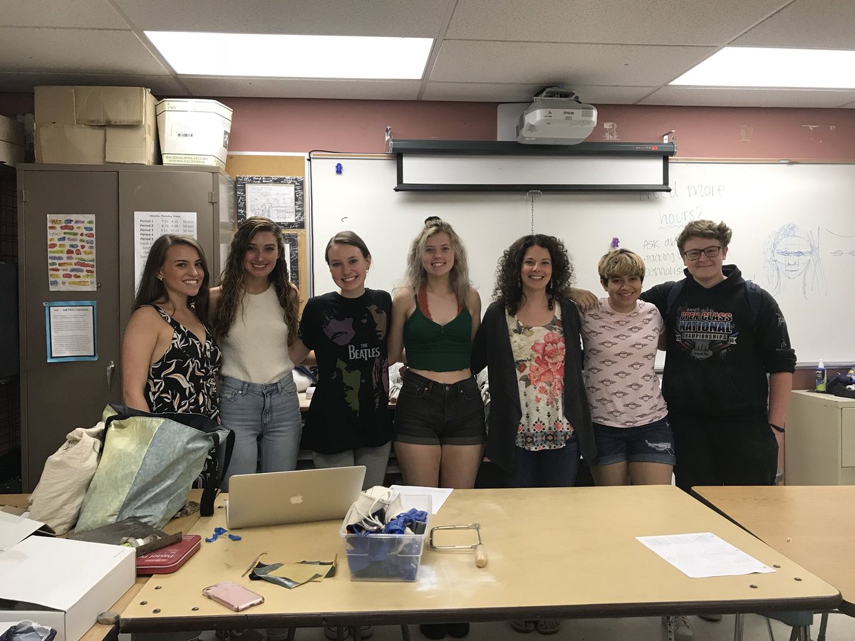 Region14Art's tweet photo. Going to miss this special bunch!! #sculpture2 #ctreg14 https://t.co/Wr87xyW1J6