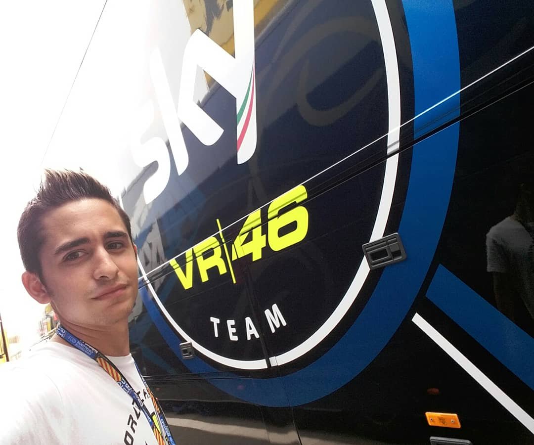 KikePerez_10's tweet photo. Box Team Sky VR46๐๐ช๐ @SkyRacingTeam #CatalanGP #paddocktour #SkyVR46 #SkyVR46Esp #SkyVR46Cat #moto3 #moto2 #VR46 https://t.co/RL46H1gCG7