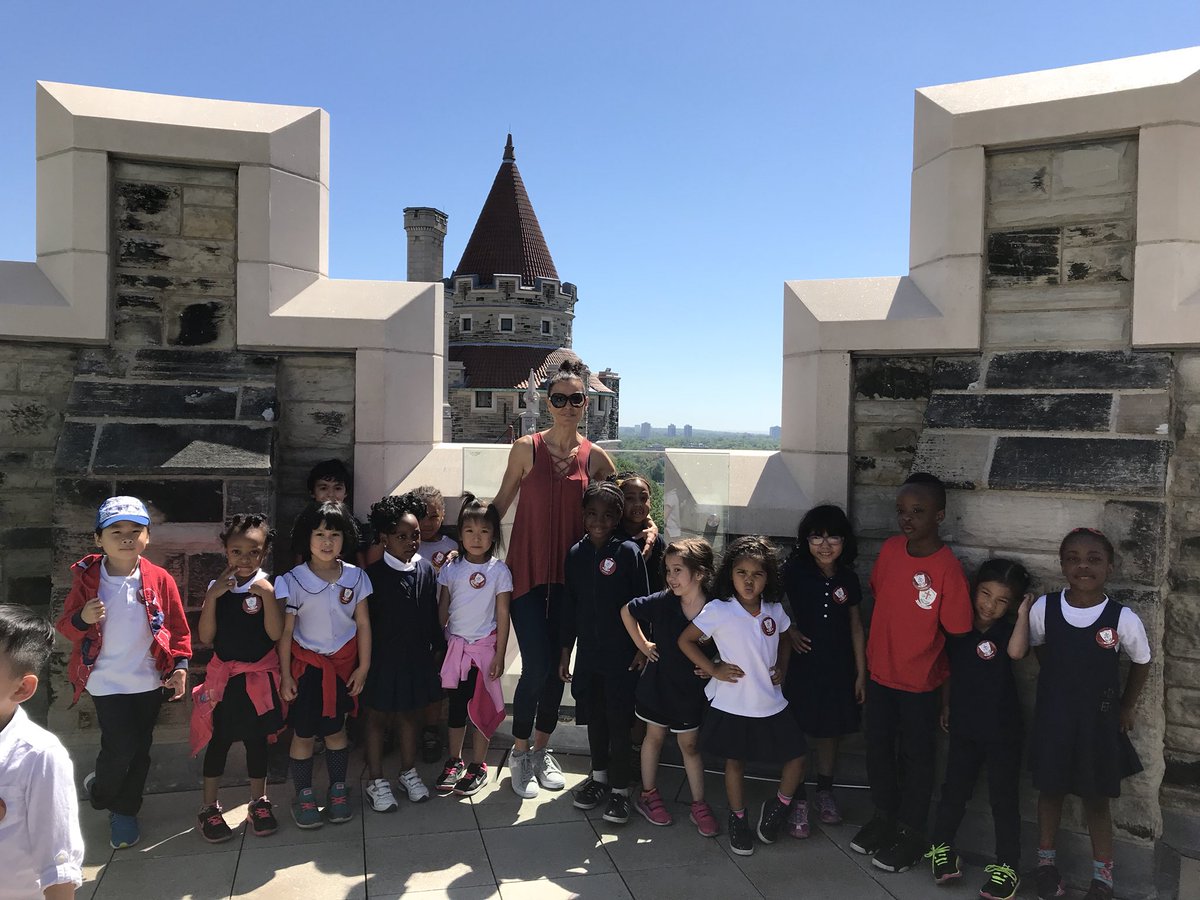 Ms_AM_Squillace's tweet photo. Fun times at Casa Loma!!! #secrettunnel #fancyrooms #viewfromthetop #fountain @deSalesTCDSB @tessasilvarello @Ms_Teves @TCDSB https://t.co/dkqXu1Ysyd