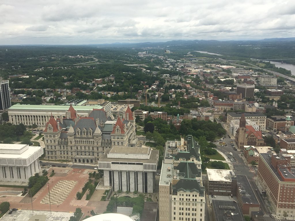 JaclynCangro's tweet photo. Currently flying over the State Capitol: Survivor and advocate Kat Sullivan has hired a plane carrying a banner demanding lawmakers pass the Child Victims Act. Banner reads: #NYPassCVA #EWSFail #TimesUp https://t.co/fscz3yKcap