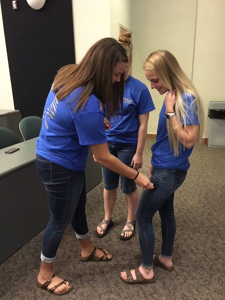 Students from the <a href="/QuillenFamily/">Quillen @ ETSU</a>'s Rural HS Medical Camp received training this morning from #GattonRX that could save lives. Dr. Sarah Melton, Dr. Aaron Salwan (Fellow), and student Dawnna Metcalfe ('22) educated them about the opioid overdose epidemic and naloxone rescue.