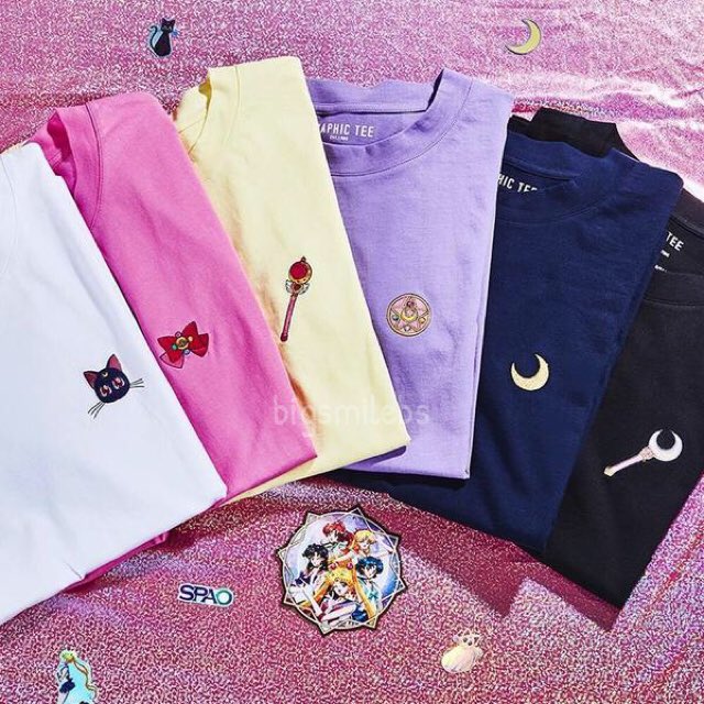bigsmilebs's tweet photo. SPAO X SAILOR MOON
น่ารักมากกก ชอบทุกแบบเลย แง้
#mnppdc https://t.co/cJfjVLMshP