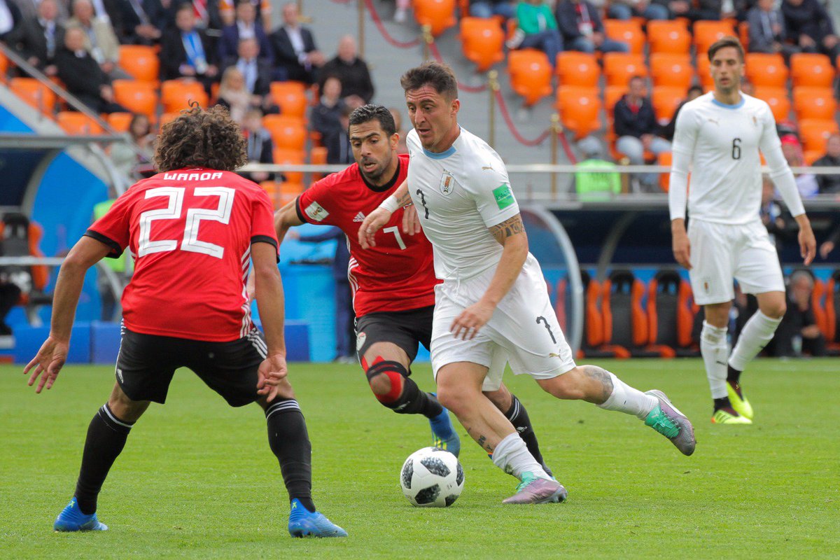 Uruguay's tweet photo. #EGYURU | Galería de fotos de la victoria de @Uruguay por 1-0 sobre Egipto en el Arena Ekaterimburgo. https://t.co/6CBJ9Pwsfn https://t.co/yjPDiEYdJR