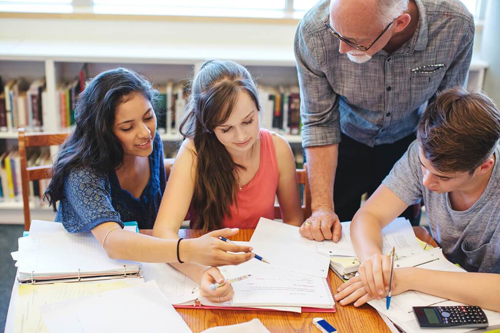 CEOGoucher's tweet photo. Southern Teachers Agency has a job opening for a middle school math teacher beginning August 2018. If you have a bachelor's degree in studies related to science, click the link below to apply.

https://t.co/BoqUaGoema https://t.co/pjQ2Lz24dn