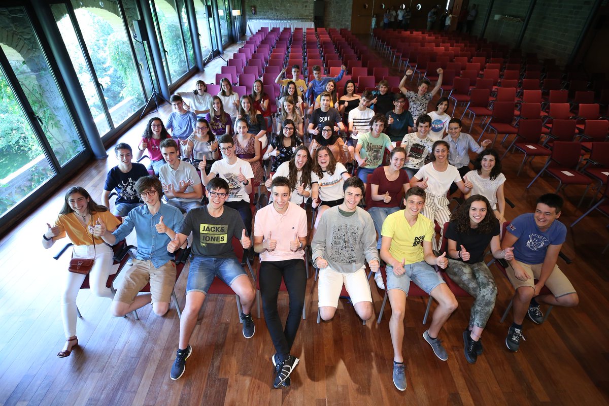 MonStBenet's tweet photo. Talent jove en l'acte de benvinguda dels nous participants en el programa 'Joves i Ciència' de @pedreraciencia 51 joves amb vocació científica que tenen 3 anys al davant per aprendre i formar-se en centres de recerca punters i amb professionals de luxe #monstbenet https://t.co/PWejJKyPB3