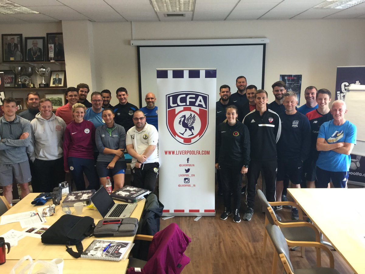A massive well done to all the coaches who today completed the fourth and final block of the FA Level 3 (UEFA B) coaching football course 👏🏻⚽️✅📘#classof2018 

Applications for our 2018/19 course are now open, follow the link to register ⬇️  eventspace.thefa.com/liverpoolfa/pa…