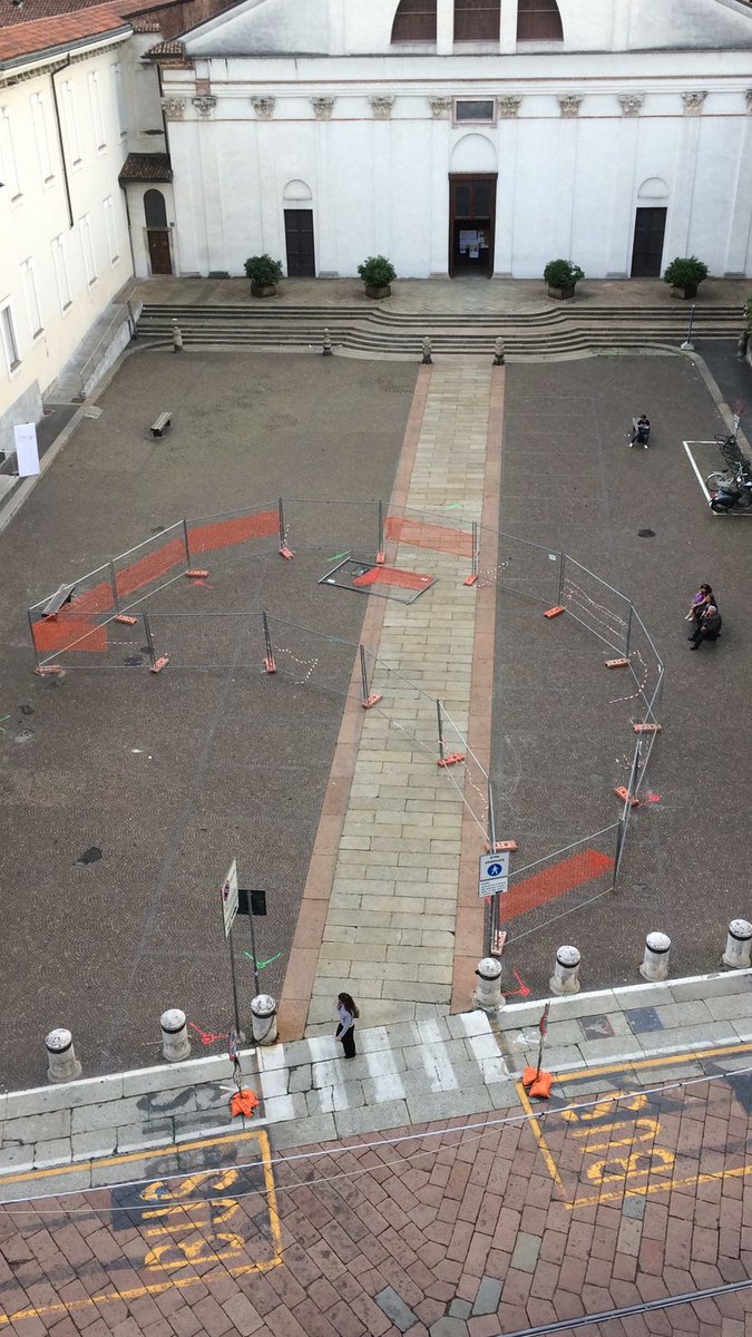 ComitatoSvSaC's tweet photo. Cominciano i lavori per la #M4 sul sagrato della Basilica di #santambrogio. ..
#metropolitana #milano #cantieri https://t.co/kTihiTvuN2