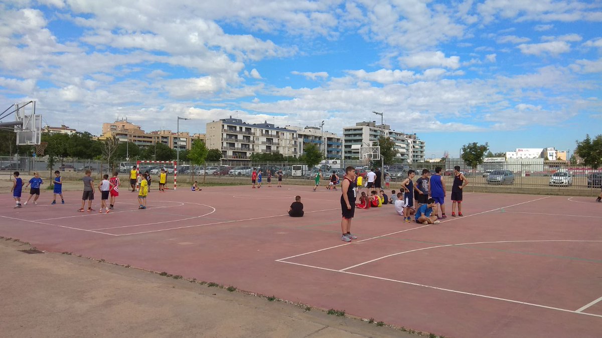 cappont_sicoris's tweet photo. Comença la cloenda 2017/2018 #cbcappont #Basquet #lleida https://t.co/nSBVv6U8dR