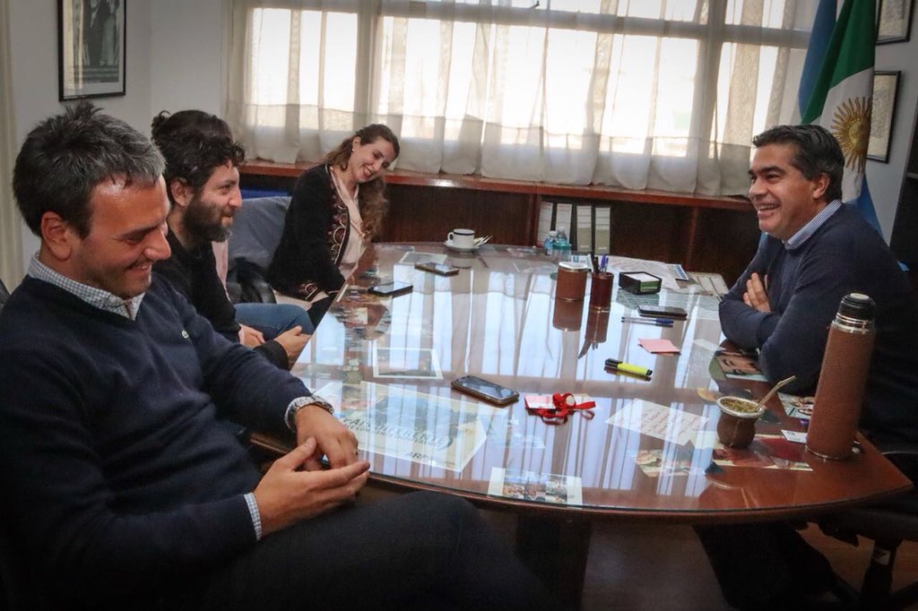 jmcapitanich's tweet photo. Los jóvenes tienen que ser protagonistas en la construcción de la unidad del campo nacional y popular. Encuentro con integrantes de @JPVLaPlata. https://t.co/350b6t8jXA
