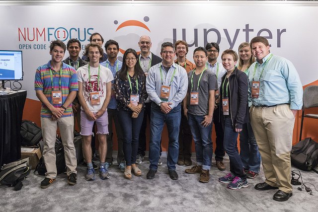 JupyterCon's tweet image. [LAST CHANCE] Apply for a #JupyterCon scholarship by June 16! If you are a college-level student and need financial support to attend JupyterCon aid is available from #ProjectJupyter.  bit.ly/2LOjS5t
